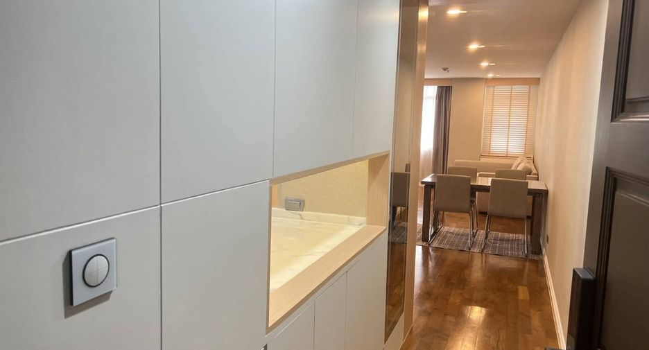 For rent 3 bedrooms condo in Sathon, Bangkok