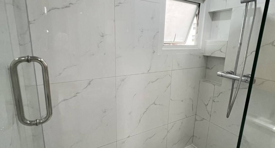 For rent 3 bedrooms condo in Sathon, Bangkok
