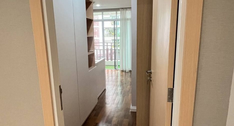 For rent 3 bedrooms condo in Sathon, Bangkok