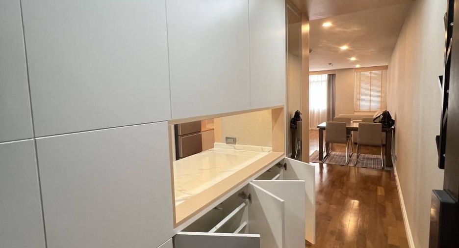 For rent 3 bedrooms condo in Sathon, Bangkok