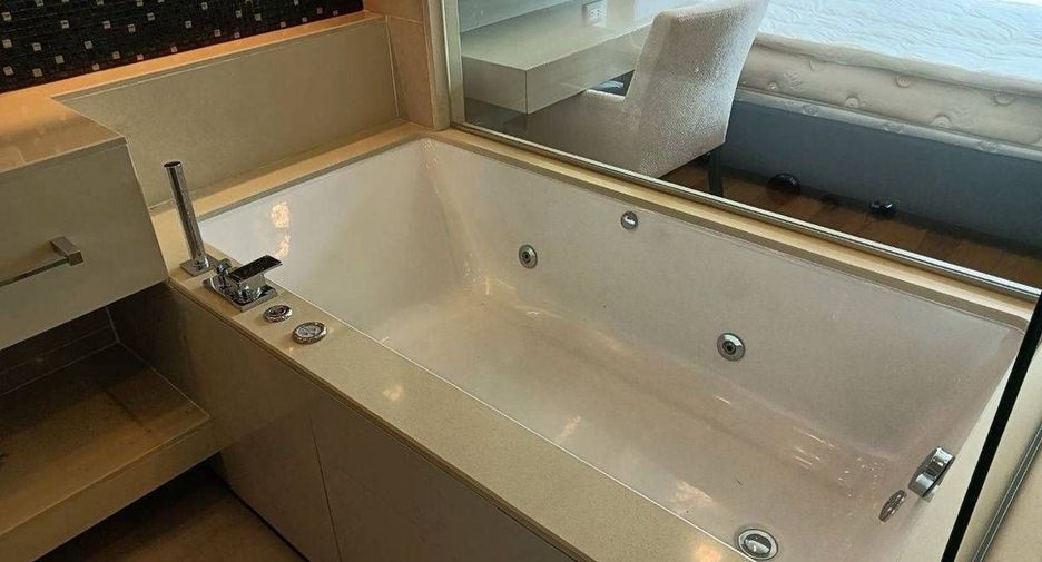 For rent 1 bed condo in Sathon, Bangkok