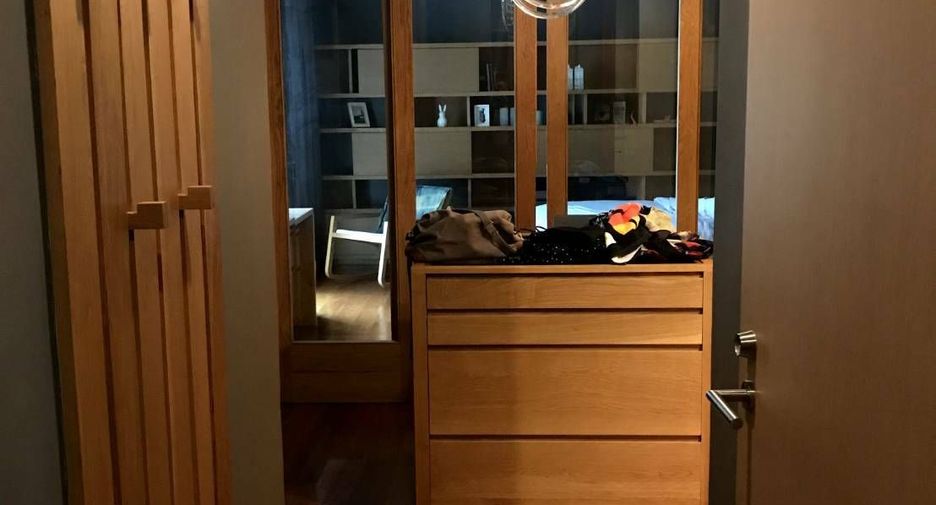 For rent 2 bedrooms condo in Yan Nawa, Bangkok