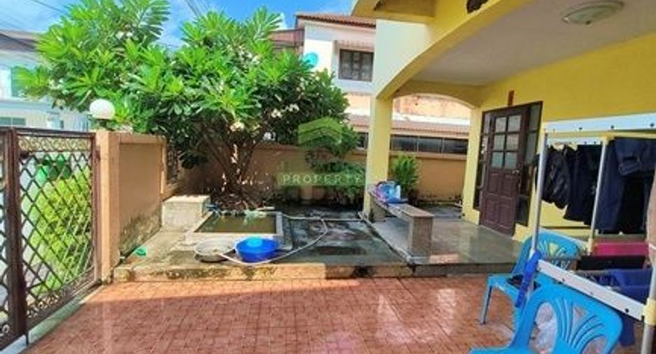 For sale 3 bedrooms townhouse in Khlong Sam Wa, Bangkok
