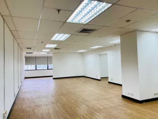 Büro zum Kauf und zur Miete in Watthana, Bangkok