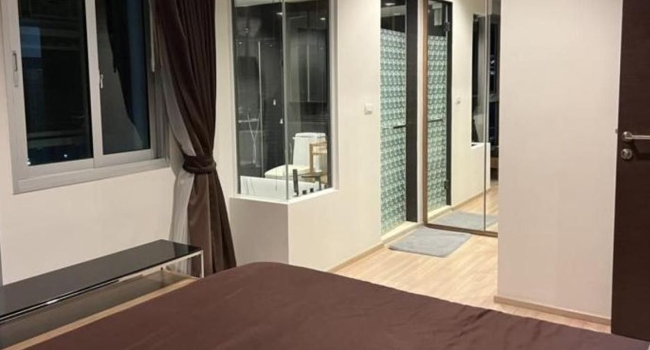 For rent 1 bed condo in Sathon, Bangkok