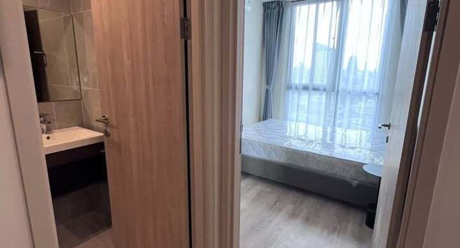 For rent 2 bedrooms condo in Huai Khwang, Bangkok