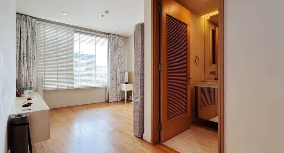 Condo en alquiler y en venta de 3 habitaciones en Sathon, Bangkok