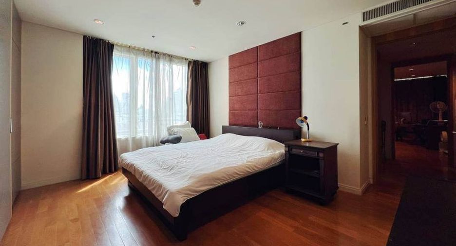 Condo en alquiler y en venta de 3 habitaciones en Sathon, Bangkok