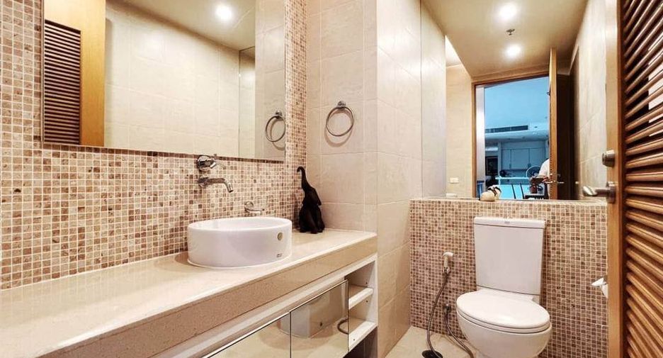 Condo en alquiler y en venta de 3 habitaciones en Sathon, Bangkok
