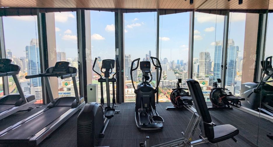 For rent 1 bed condo in Khlong Toei, Bangkok