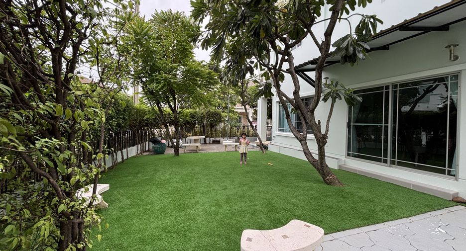 For rent 3 bedrooms house in Prawet, Bangkok