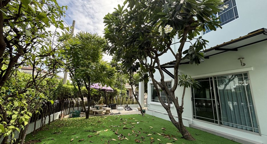 For rent 3 bedrooms house in Prawet, Bangkok