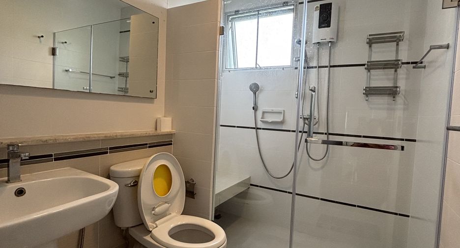 For rent 3 bedrooms house in Prawet, Bangkok