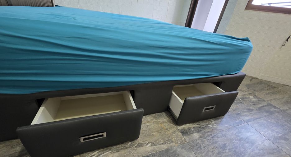 For rent 1 bed condo in Yan Nawa, Bangkok