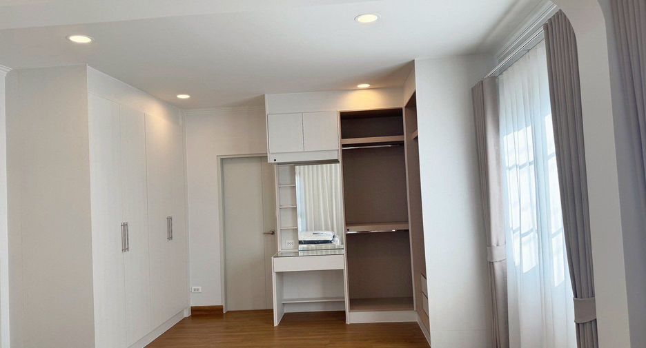For sale 4 ベッドルーム house in Bang Phli, Samut Prakan