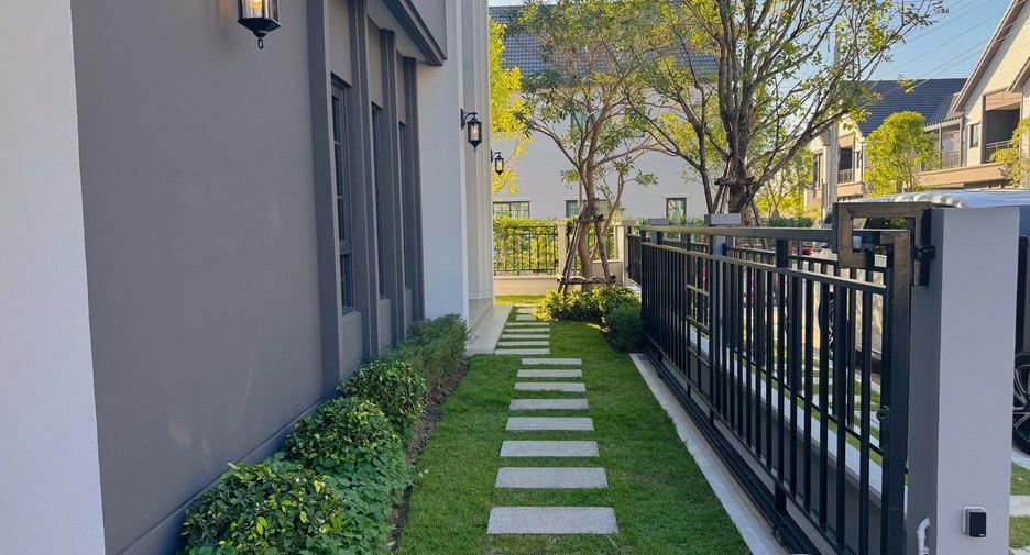 For sale 4 ベッドルーム house in Bang Phli, Samut Prakan