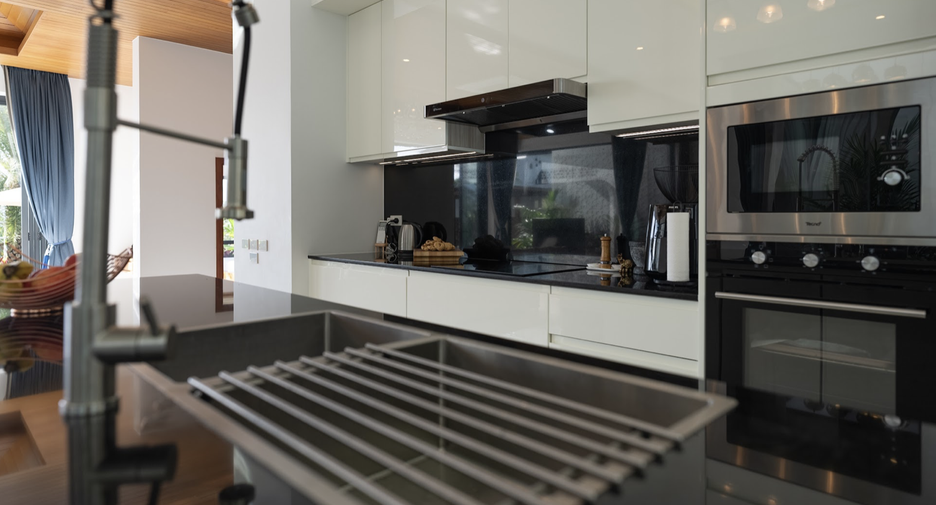 For sale 6 bedrooms villa in Thalang, Phuket