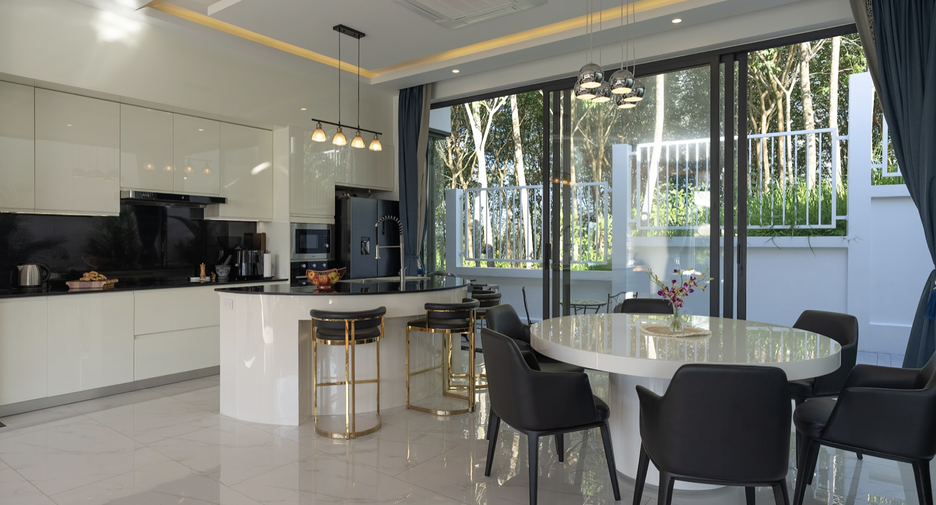 For sale 6 bedrooms villa in Thalang, Phuket