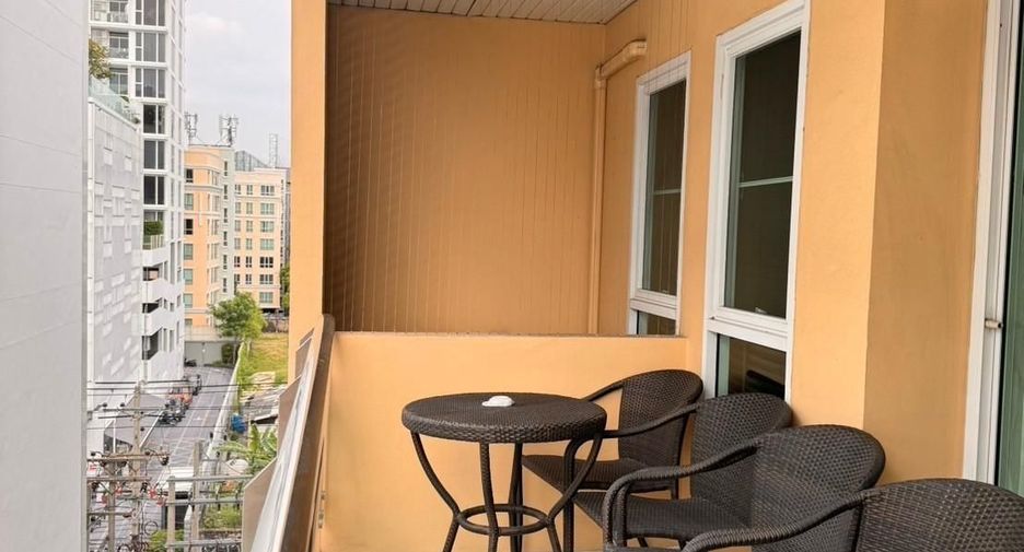 For rent 2 bedrooms condo in Khlong Toei, Bangkok