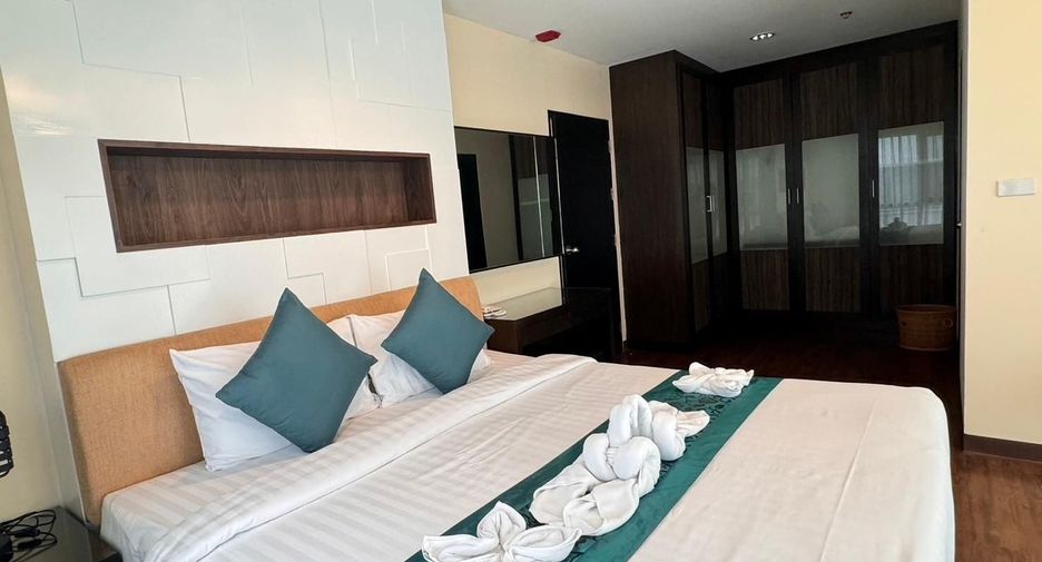 For rent 2 bedrooms condo in Khlong Toei, Bangkok