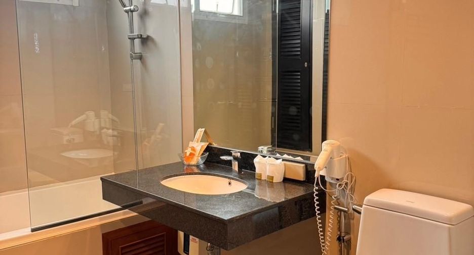 For rent 2 bedrooms condo in Khlong Toei, Bangkok