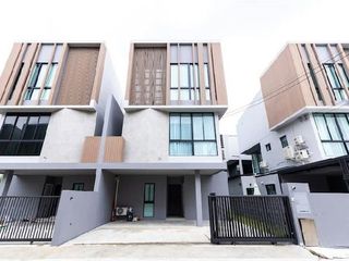 For sale 4 bedrooms house in Bang Khae, Bangkok