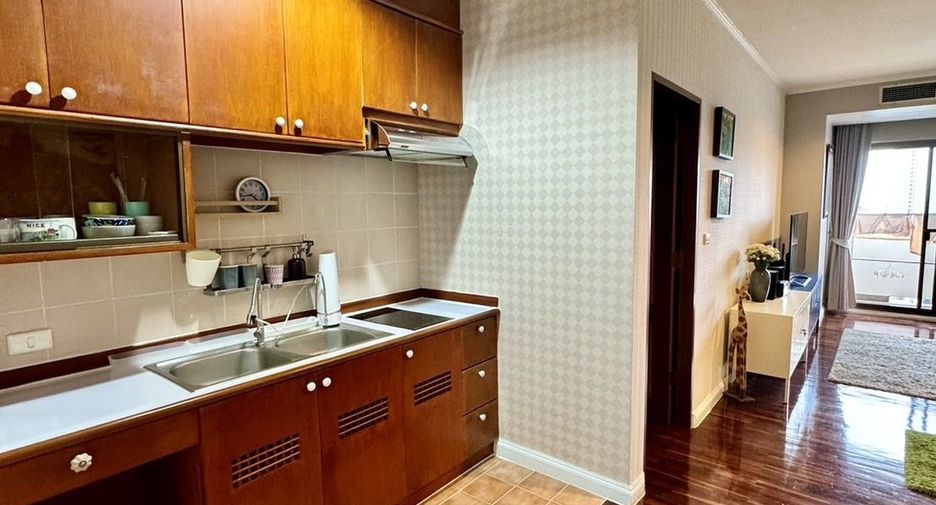 For rent 1 bed condo in Watthana, Bangkok