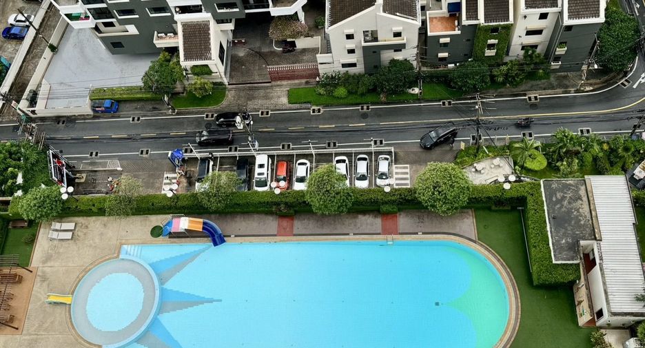 For rent 1 bed condo in Watthana, Bangkok