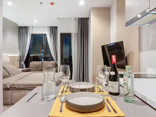 À louer studio condo à Huai Khwang, Bangkok