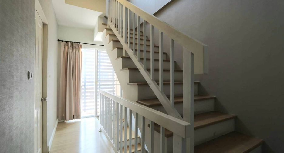 For rent 3 bedrooms townhouse in Bueng Kum, Bangkok