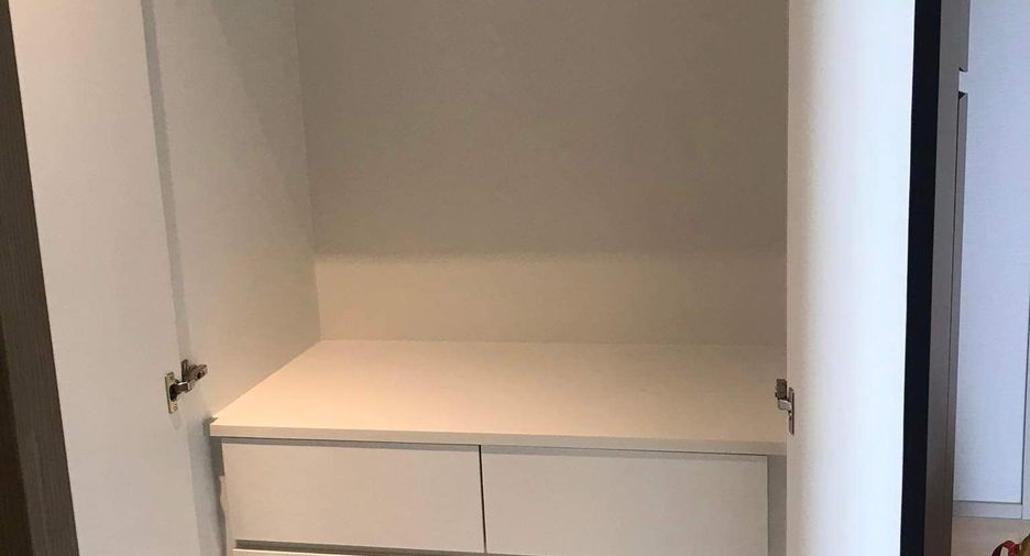 Wohnung zur Miete mit 1 Zimmer in Bang Rak, Bangkok