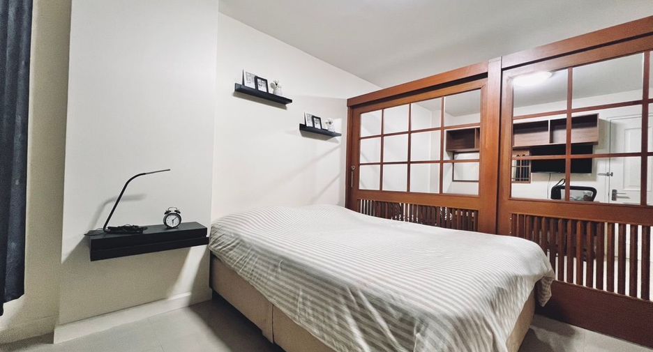 For rent studio condo in Khlong Toei, Bangkok