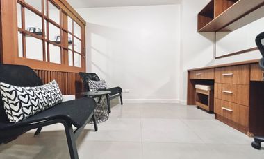 Wohnung zur Miete mit Studio in Khlong Toei, Bangkok