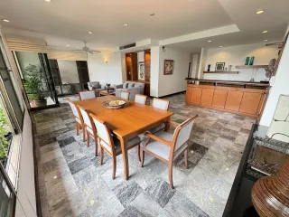 À louer 3 chambres appartement à Watthana, Bangkok