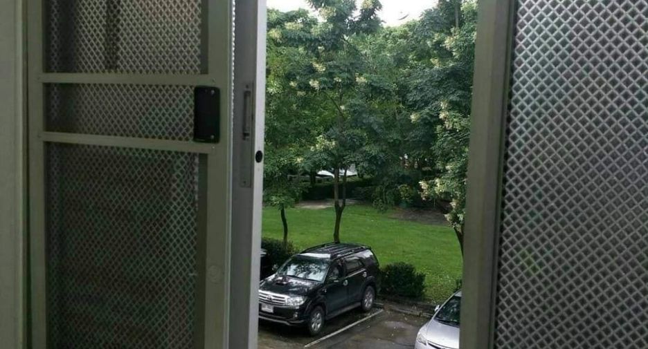 For sale 1 bed condo in Bang Kapi, Bangkok