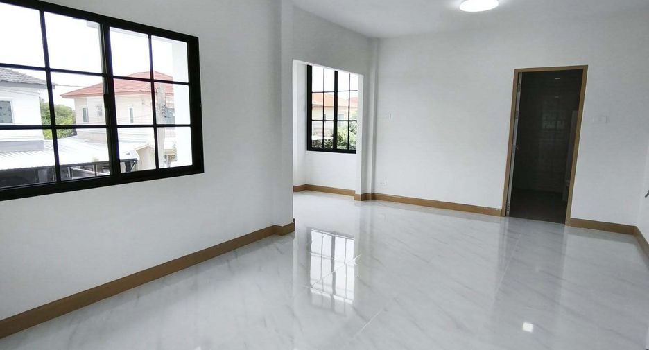 For sale 4 bedrooms house in Khan Na Yao, Bangkok