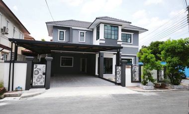 For sale 4 bedrooms house in Khan Na Yao, Bangkok