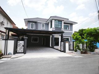 For sale 4 bedrooms house in Khan Na Yao, Bangkok