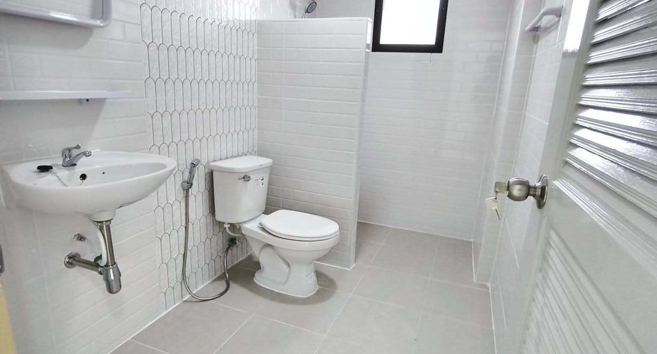 For sale 4 bedrooms house in Khan Na Yao, Bangkok