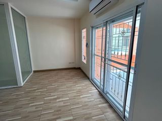 For rent 3 bedrooms townhouse in Bang Na, Bangkok