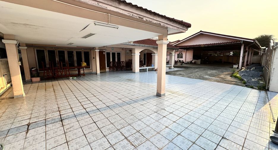 Haus zum Kauf und zur Miete mit 5 Zimmer in Khan Na Yao, Bangkok