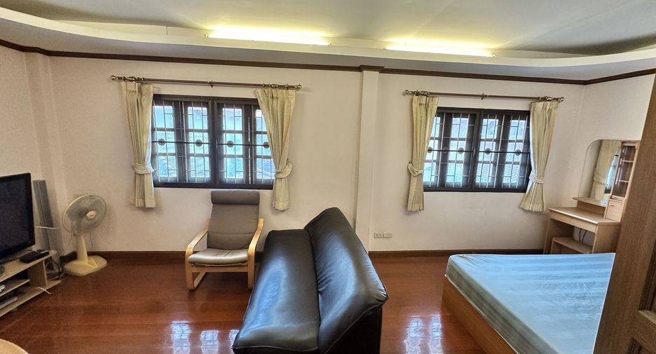 Haus zum Kauf und zur Miete mit 5 Zimmer in Khan Na Yao, Bangkok