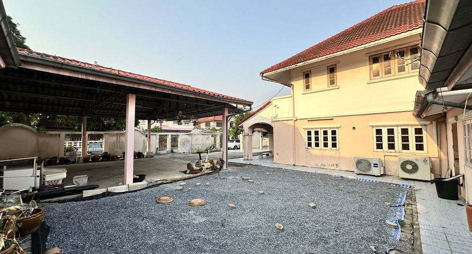 Haus zum Kauf und zur Miete mit 5 Zimmer in Khan Na Yao, Bangkok