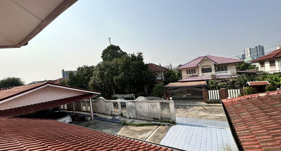 Haus zum Kauf und zur Miete mit 5 Zimmer in Khan Na Yao, Bangkok