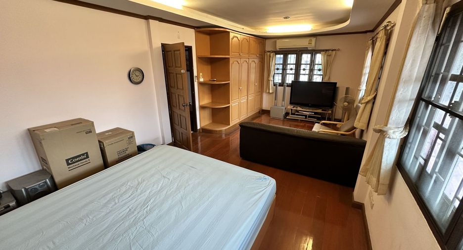 Haus zum Kauf und zur Miete mit 5 Zimmer in Khan Na Yao, Bangkok
