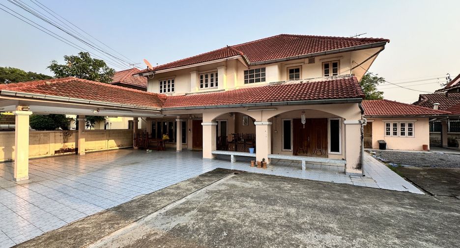 Haus zum Kauf und zur Miete mit 5 Zimmer in Khan Na Yao, Bangkok