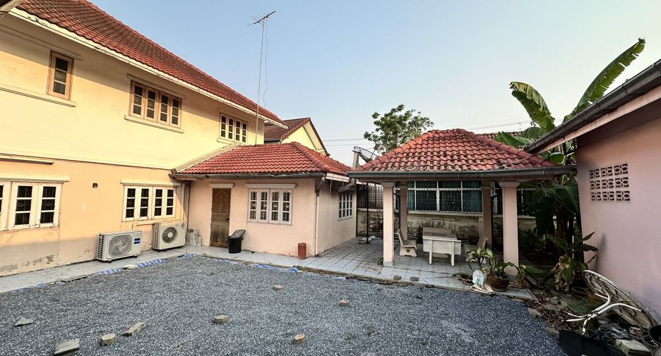 Haus zum Kauf und zur Miete mit 5 Zimmer in Khan Na Yao, Bangkok