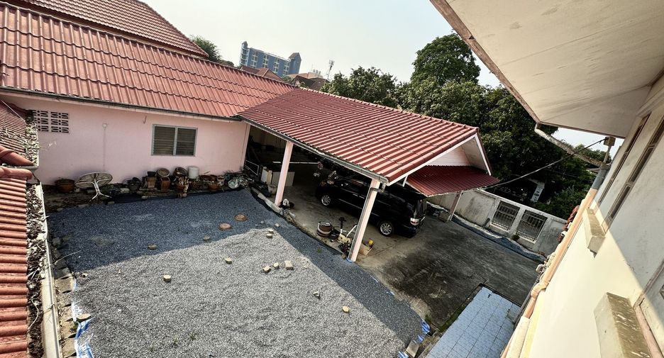 Haus zum Kauf und zur Miete mit 5 Zimmer in Khan Na Yao, Bangkok