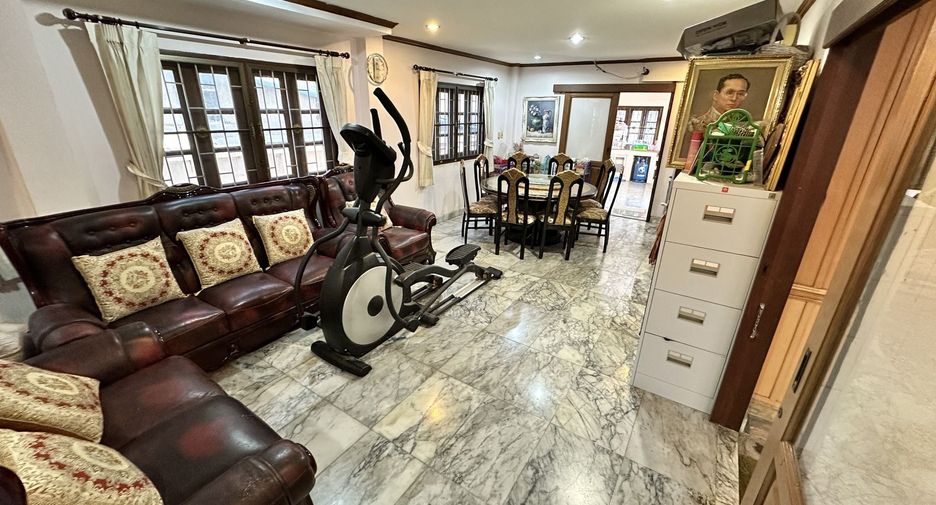 Haus zum Kauf und zur Miete mit 5 Zimmer in Khan Na Yao, Bangkok