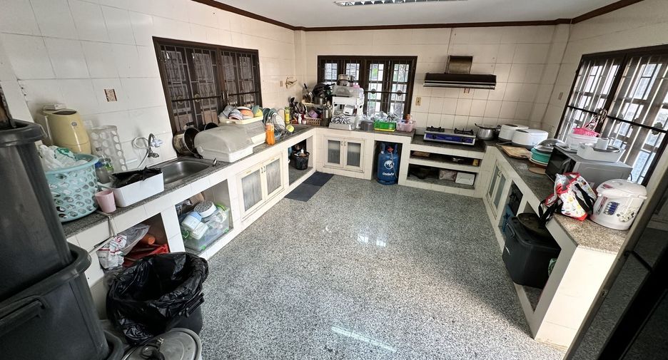Haus zum Kauf und zur Miete mit 5 Zimmer in Khan Na Yao, Bangkok